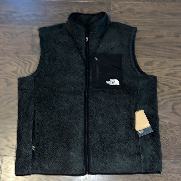 New The North Face Men’s North Peak Solid Black Sherpa Fleece Vest Jacket XXL - Picture 1 of 8
